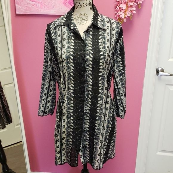 NWOT 💟 Casa Donna Long Button Shirt Blouse Top - Picture 2 of 13